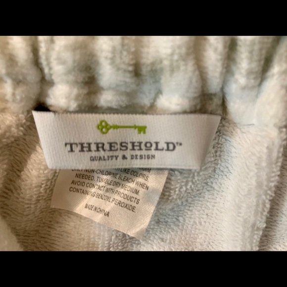 Post shower wrap. - Picture 6 of 6